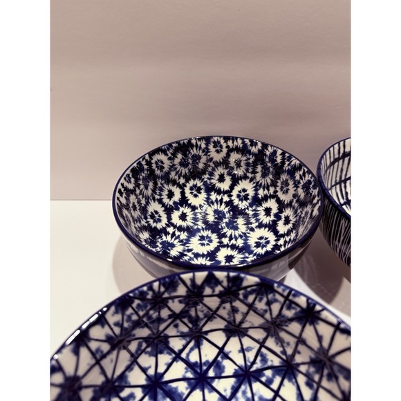 Signature International Shibori 6" Blue And White Rice Bowls Set Of 4 - Picture 5 of 9